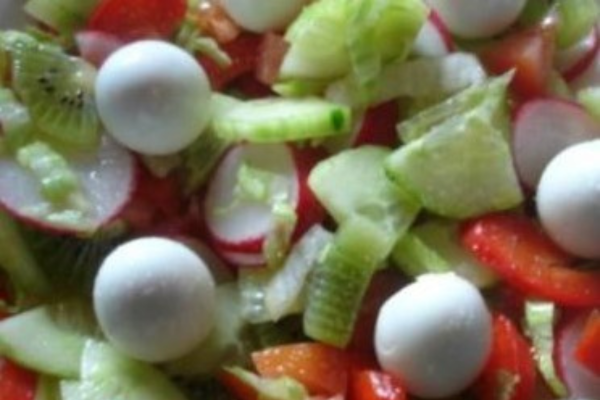 Wachteleier im Salat